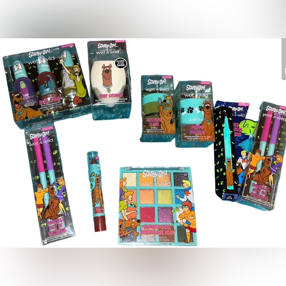 9 pc. Scooby Doo Wet n Wild Makeup Collection